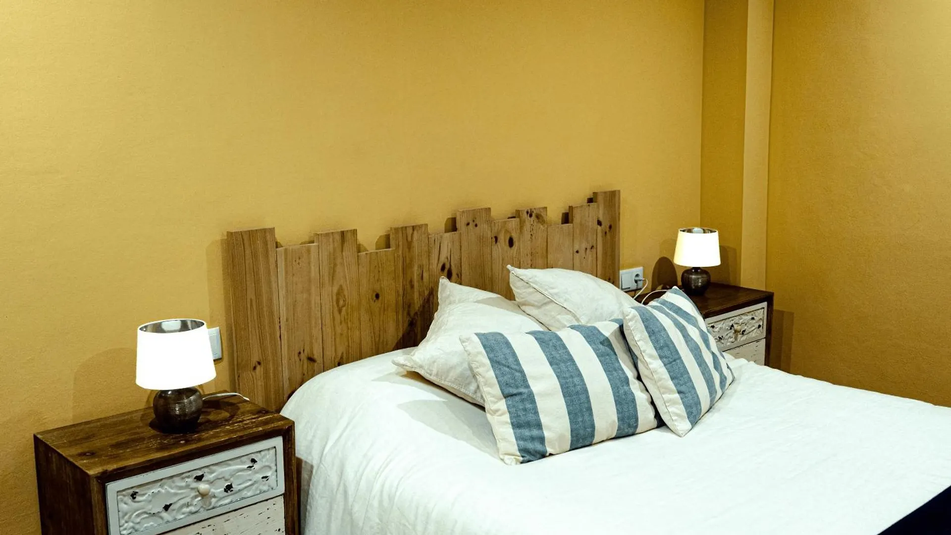 Bed and Breakfast Cal Duran Esparreguera 0*,  España